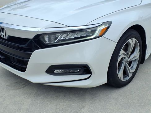 Used 2018 Honda Accord EX image 18