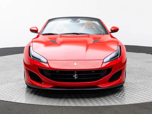 Used 2019 Ferrari Portofino image 10