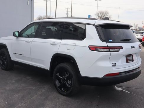 New 2025 Jeep Grand Cherokee L Altitude image 23