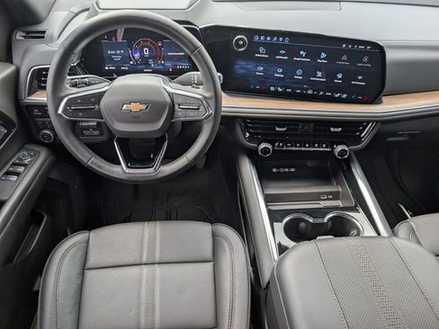 Used 2025 Chevrolet Tahoe High Country AWD/4WD image 21
