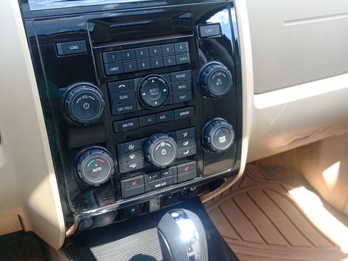 Used 2009 Ford Escape Limited AWD/4WD image 13