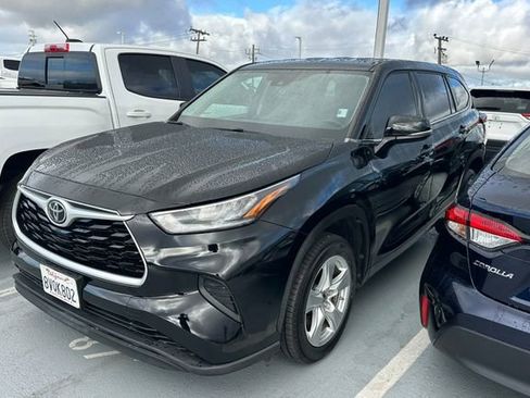 Certified 2020 Toyota Highlander L image 2