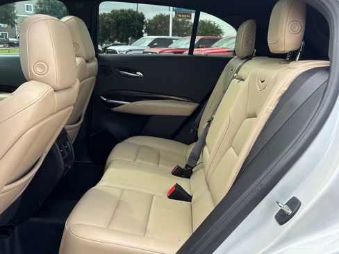 Used 2024 Cadillac XT4 Premium Luxury FWD image 9