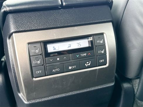 Used 2023 Lexus GX 460 Premium image 21