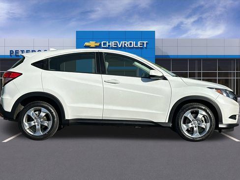 Used 2017 Honda HR-V LX image 3