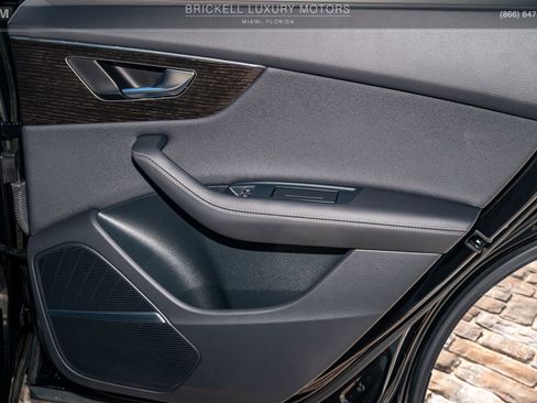 Used 2025 Audi Q8 Prestige image 18