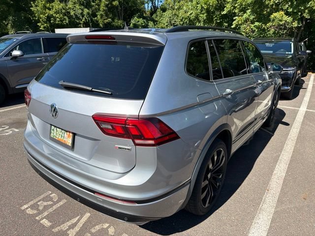 Used 2020 Volkswagen Tiguan SE R-Line w/ 3rd Row Seat Package AWD/4WD image 11