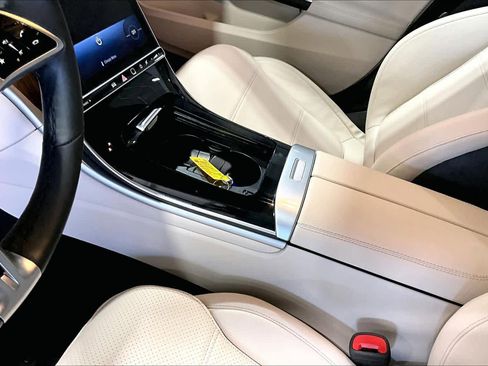 Used 2023 Mercedes-Benz C 300 4MATIC Sedan image 16