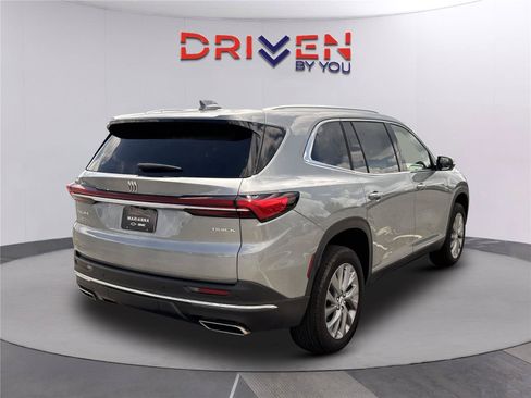 Used 2026 Buick Enclave Preferred FWD image 4