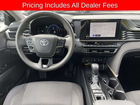 Used 2025 Toyota Camry LE FWD image 14