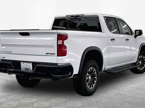 Used 2022 Chevrolet Silverado 1500 ZR2 w/ Technology Package AWD/4WD image 2