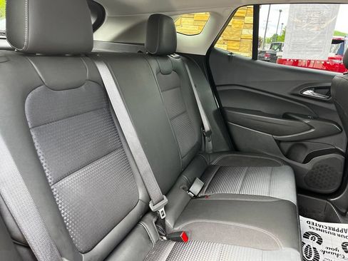 Used 2025 Chevrolet Trax LT FWD image 28