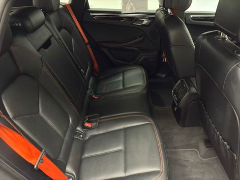 Used 2023 Porsche Macan w/ Premium Package Plus image 44