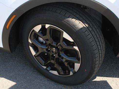 New 2026 Kia Sorento S AWD/4WD image 8