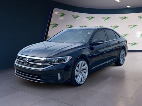 Used 2024 Volkswagen Jetta SEL FWD image 3