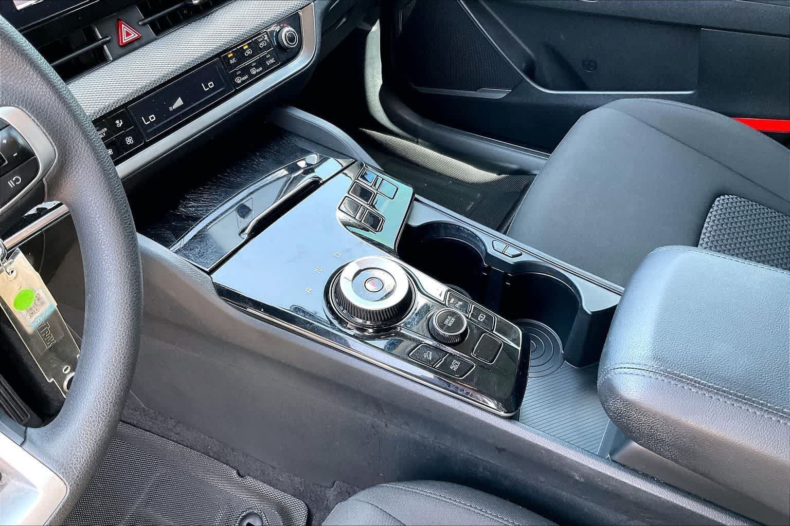 Certified 2025 Kia Sportage LX FWD image 15