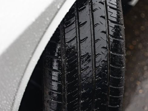 Used 2022 Dodge Challenger GT image 5