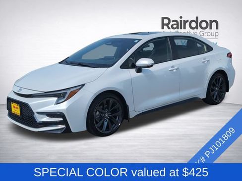 Used 2023 Toyota Corolla XSE FWD image 3