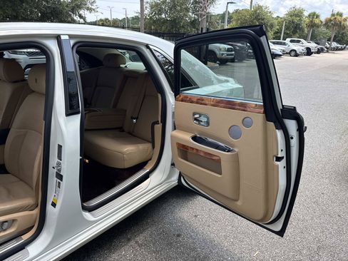 Used 2012 Rolls-Royce Ghost RWD image 19