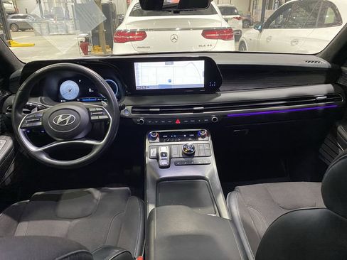 Used 2025 Hyundai Palisade Calligraphy AWD/4WD image 2