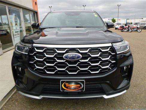 Used 2025 Ford Explorer Platinum w/ LUX Leather Package AWD/4WD image 24