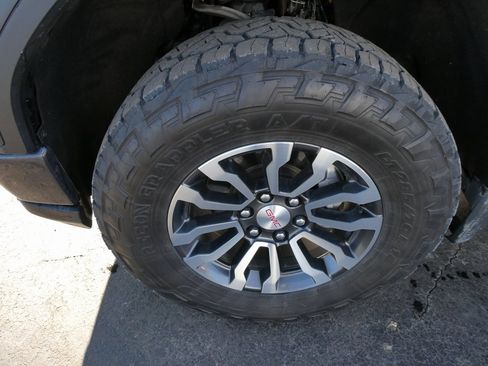 Used 2023 GMC Sierra 1500 AT4 w/ AT4 Premium Package image 11