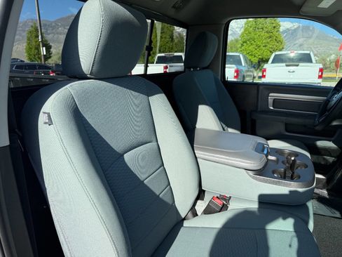 Used 2019 RAM 1500 Classic SLT image 27