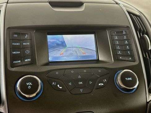 Used 2017 Ford Edge SE FWD image 14