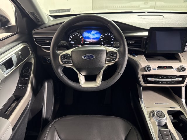 Used 2024 Ford Explorer XLT w/ Equipment Group 202A AWD/4WD image 23