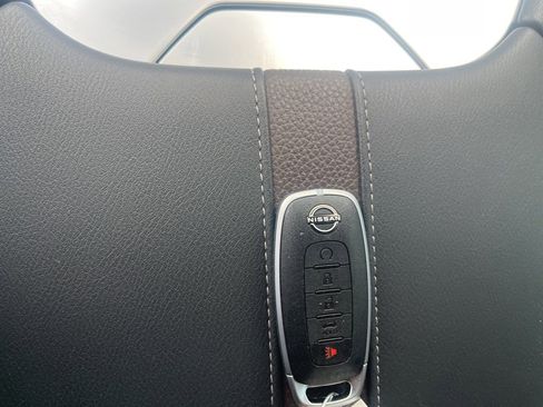 Used 2025 Nissan Armada SL image 21