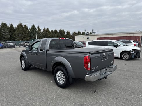 Used 2020 Nissan Frontier SV w/ SV Utility Package image 6