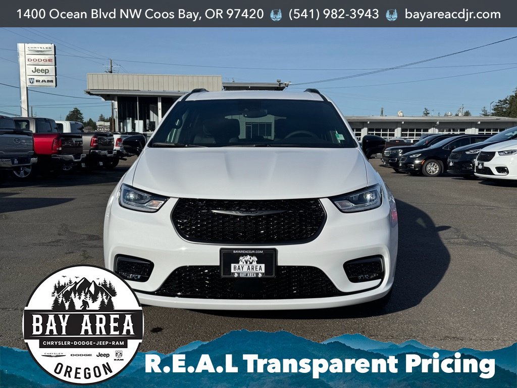 New 2026 Chrysler Pacifica Select w/ S Appearance Package FWD image 2