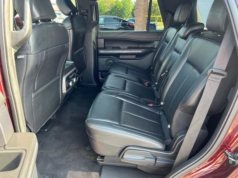 Used 2020 Ford Expedition XLT w/ Equipment Group 202A RWD image 9
