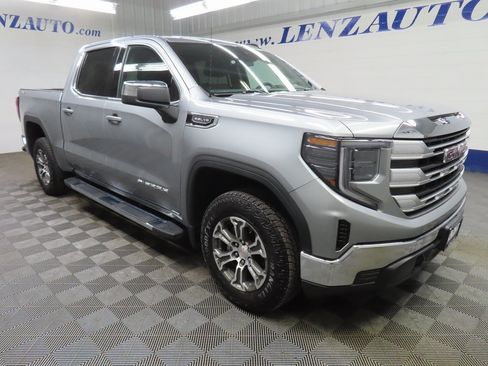 Used 2025 GMC Sierra 1500 SLE image 3