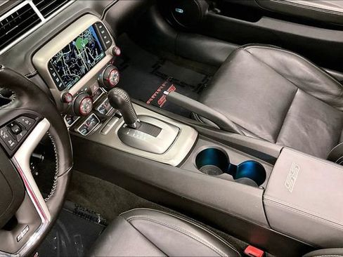Used 2015 Chevrolet Camaro SS RWD image 17