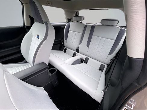 Certified 2025 MINI Cooper 2-Door Hardtop image 26