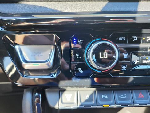 Certified 2025 GMC Sierra 2500 AT4 w/ AT4 Premium Plus Package image 24