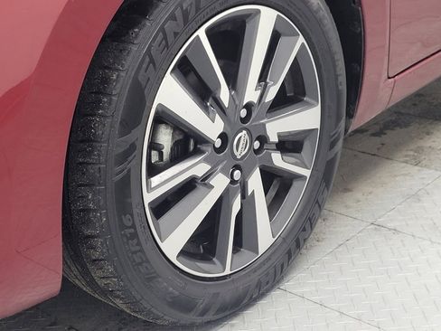 Used 2020 Nissan Versa SV image 31