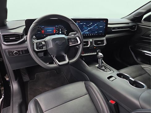 Used 2025 Ford Mustang GT Premium RWD image 12