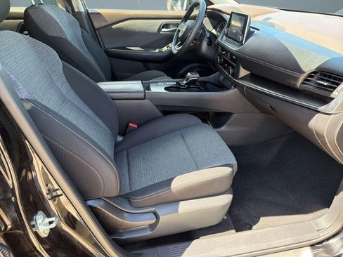 Used 2023 Nissan Rogue SV image 29