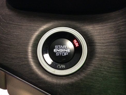 Used 2024 Jeep Grand Cherokee Limited image 27