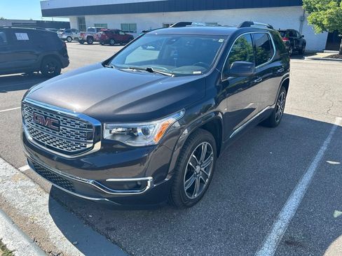 Used 2018 GMC Acadia Denali w/ Technology Package AWD/4WD image 11