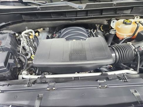Used 2021 Cadillac Escalade Premium Luxury AWD/4WD image 17