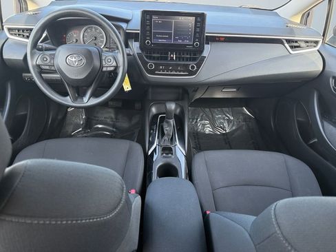 Used 2022 Toyota Corolla LE image 10