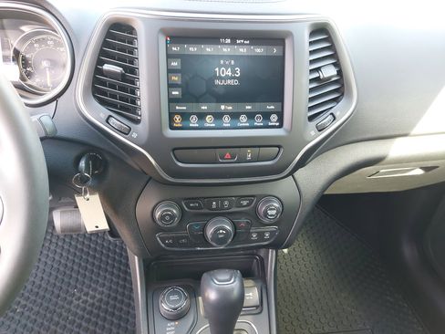 Used 2022 Jeep Cherokee Latitude w/ Trailer Tow Group image 21