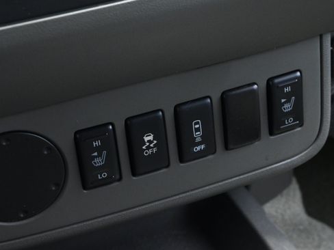 Used 2014 Nissan Frontier SV w/ SV Value Truck Package RWD image 18