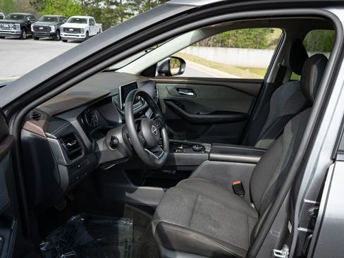 Used 2023 Nissan Rogue SV AWD/4WD image 14