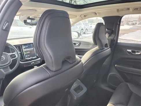 Certified 2025 Volvo XC60 B5 Plus image 29