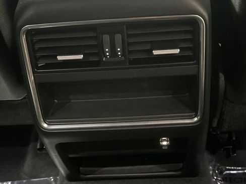 Used 2019 Porsche Cayenne image 15