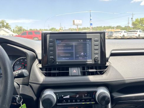 Used 2022 Toyota RAV4 LE FWD image 24